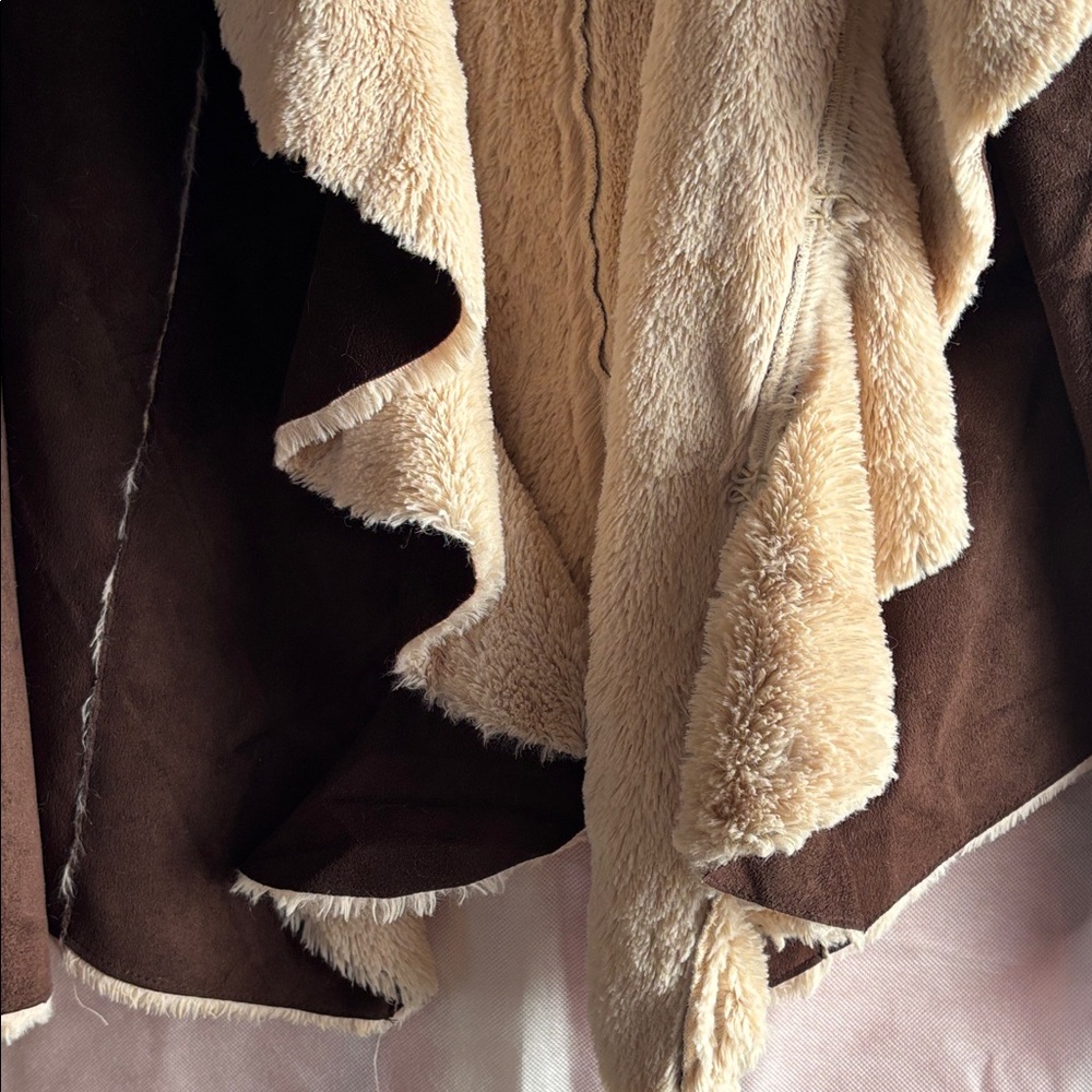 torrid Cream Faux Shearling Teddy Jacket with Brown Suede Exterior - Picture 4 of 8